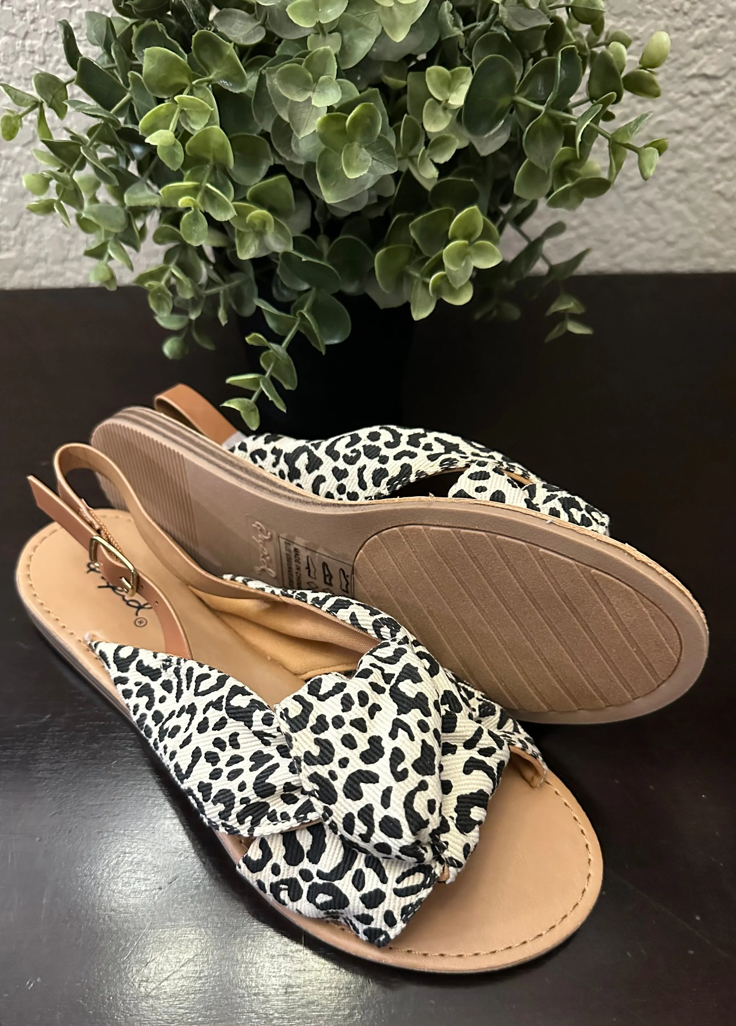 Andi Peep Toe Sandal in Leopard