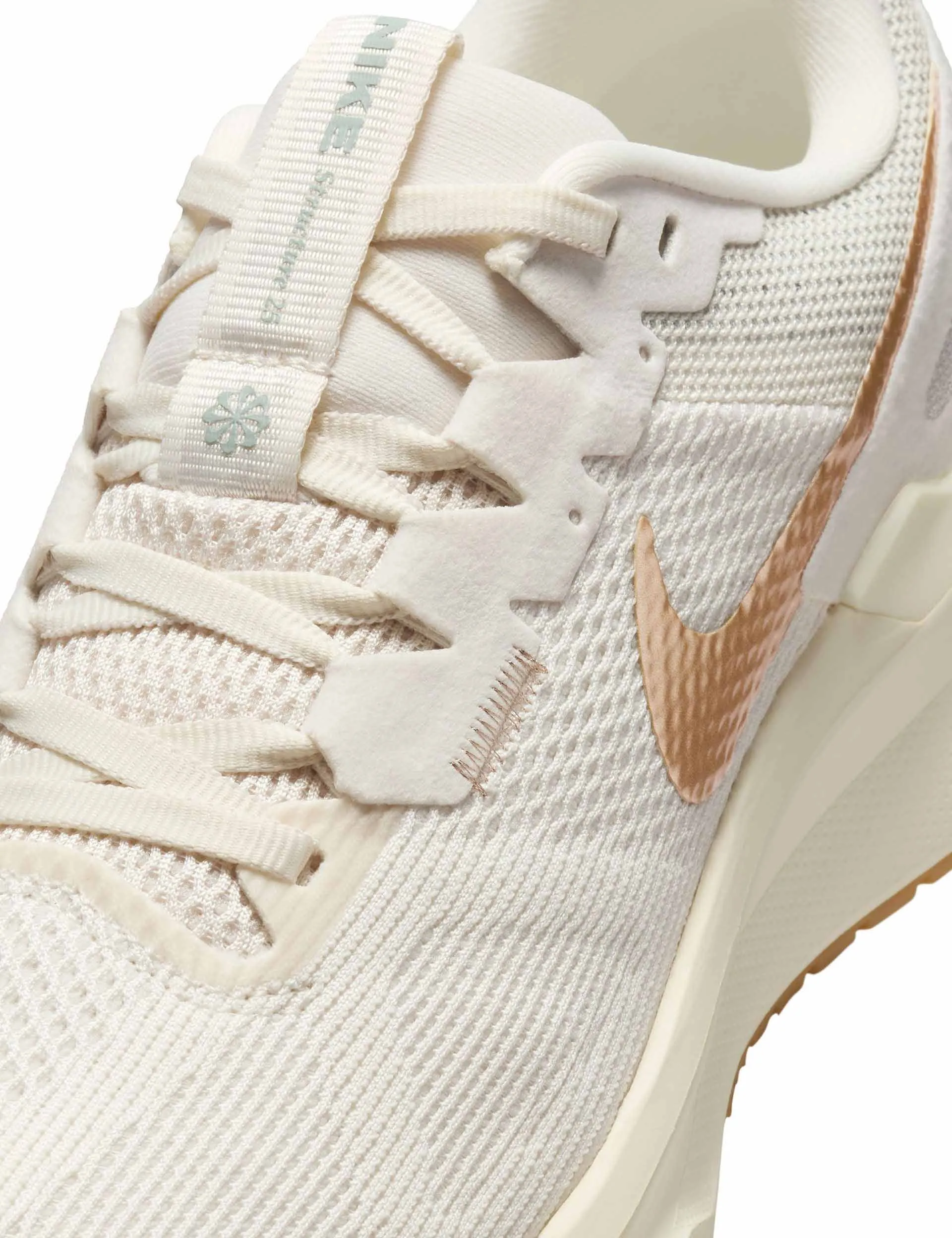 Structure 25 Shoes - Phantom/White/Gum Light Brown/Metallic Gold