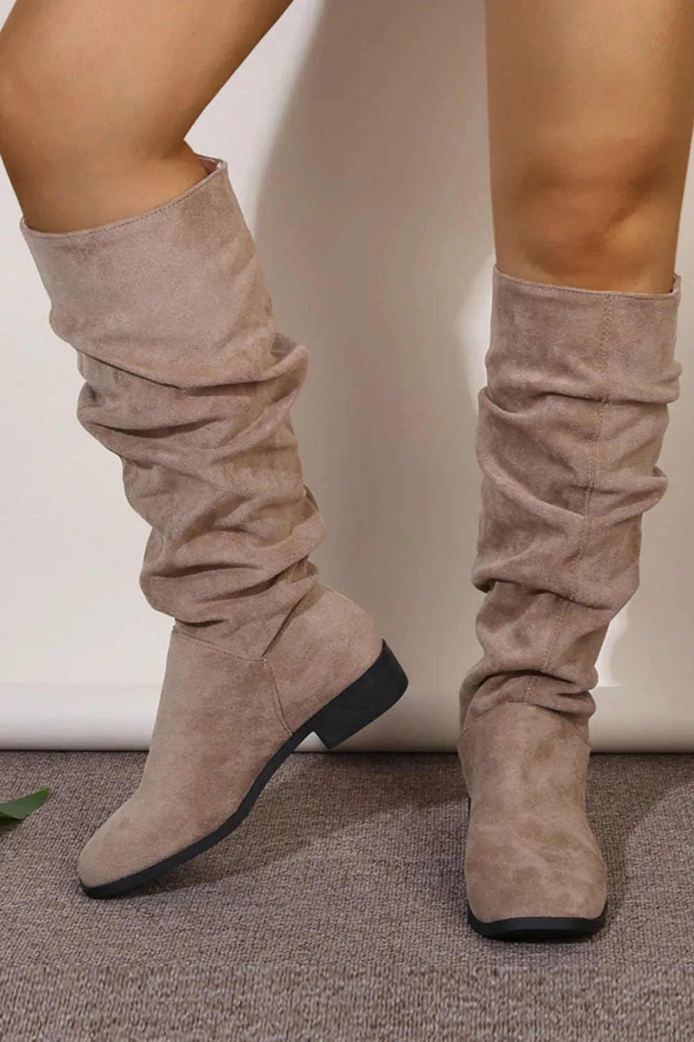 Women's Brown Mid-Calf Thick Heel Retro Style Wrinkled Slouch Boots